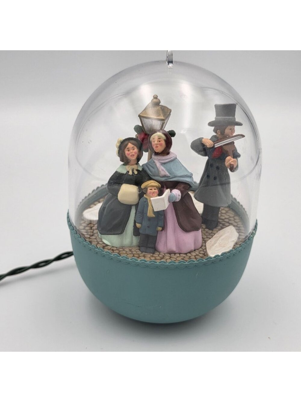1989 Hallmark Vintage Christmas Carolers Dome Figurine Decoration With Lighted B